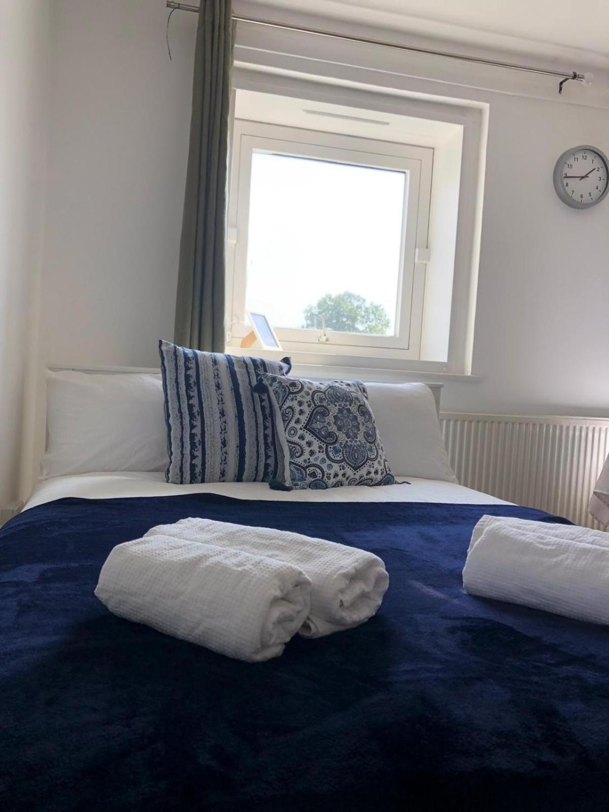Comfy Entire Flat With View Balcony In Regents Park, Camden, Appartamento